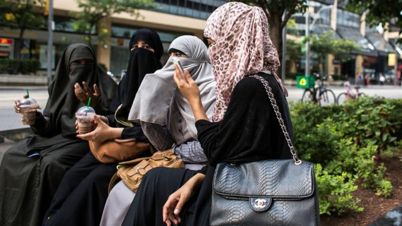 موضع کشور کانادا درباره حجاب اسلامی