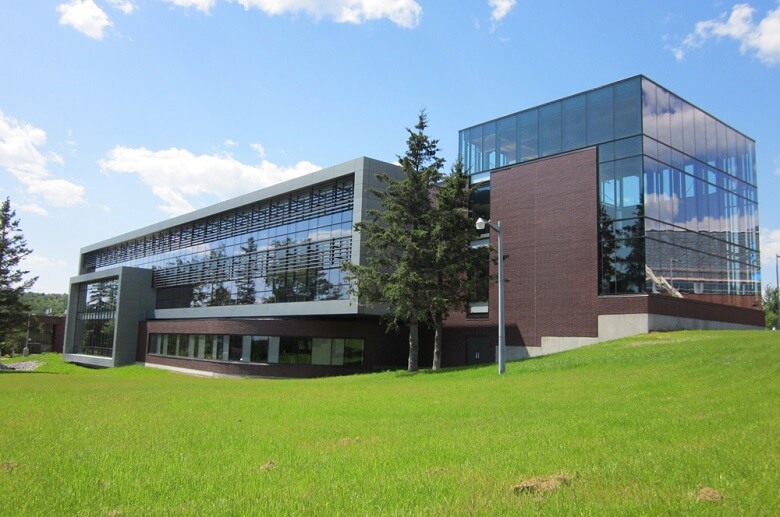 دانشگاه نیپیسینگ کانادا