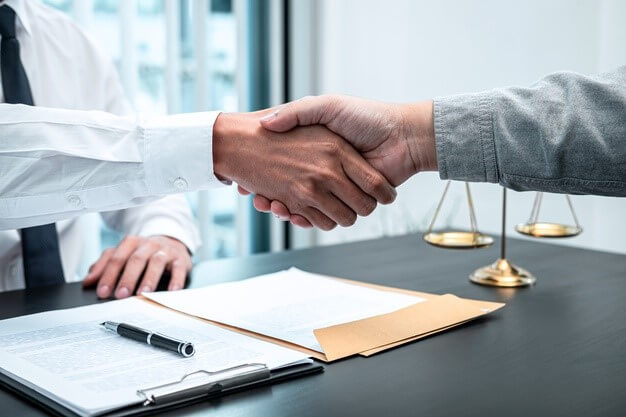 مزایای داشتن وکیل مهاجرت به کانادا