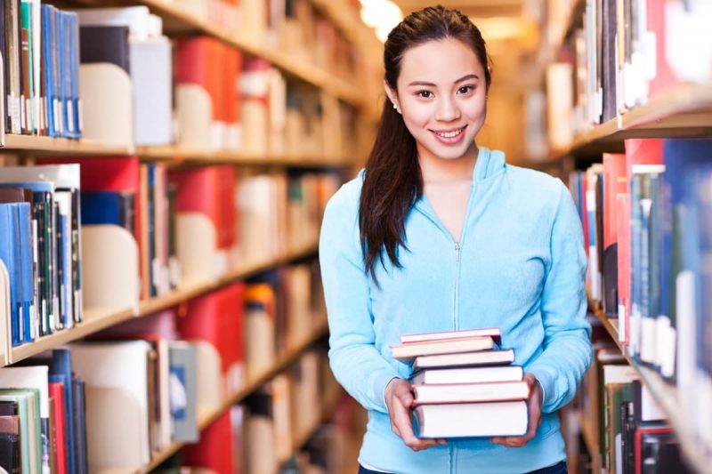 دوره های ارائه شده در بیزینس اسکول کانادا وست