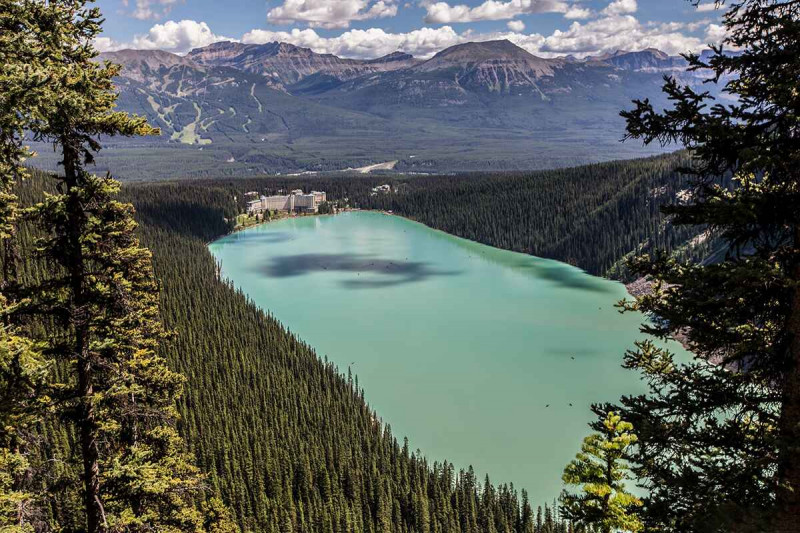 دریاچه لوئیس؛ طبیعتی چشم نواز و انتخابی منحصر به فرد از جاهای دیدنی کانادا