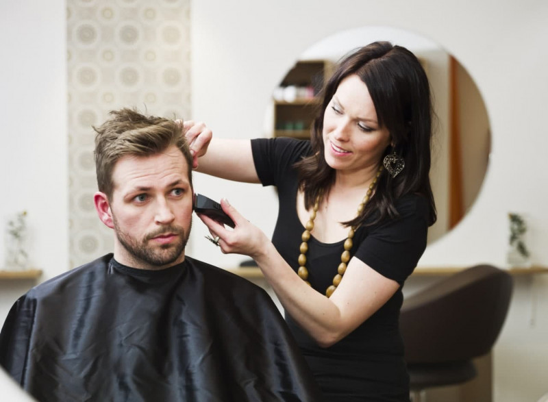 مهارت های مورد نیاز برای شغل آرایشگری در کانادا