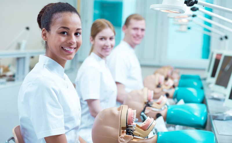 تحصیل دندان‌پزشکی بدون کنکور در خارج