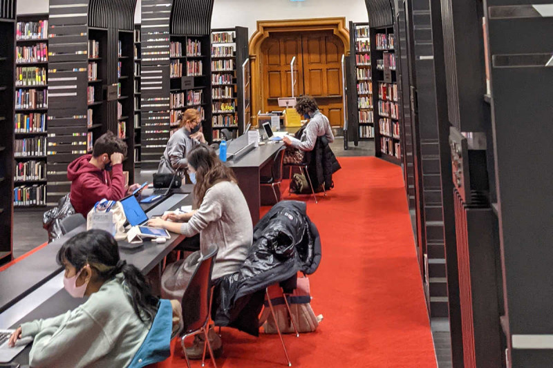 کتابخانه دانشگاه تورنتو