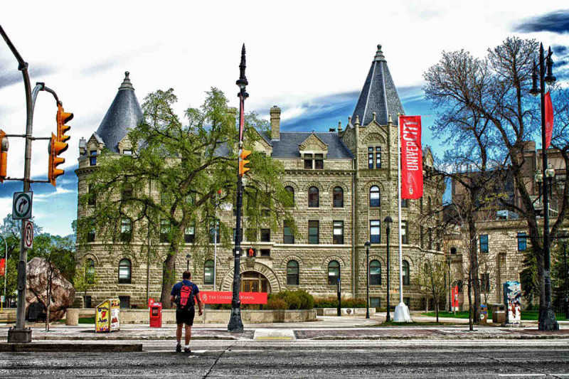 دانشگاه وینیپگ کانادا